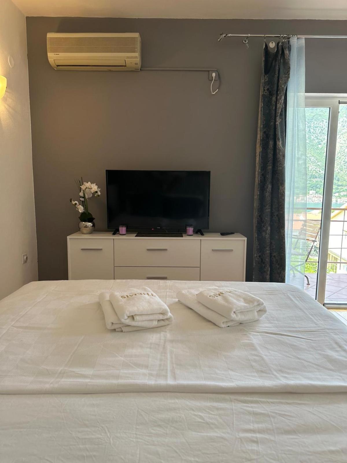 Themis Apart Hotel Kotor Kültér fotó